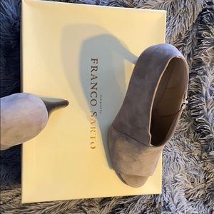 Franco Sarto Size 12 Tiff Booties in Putty Suede